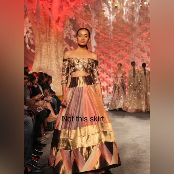 Manish Malhotra lehenga - Picture 1 of 6